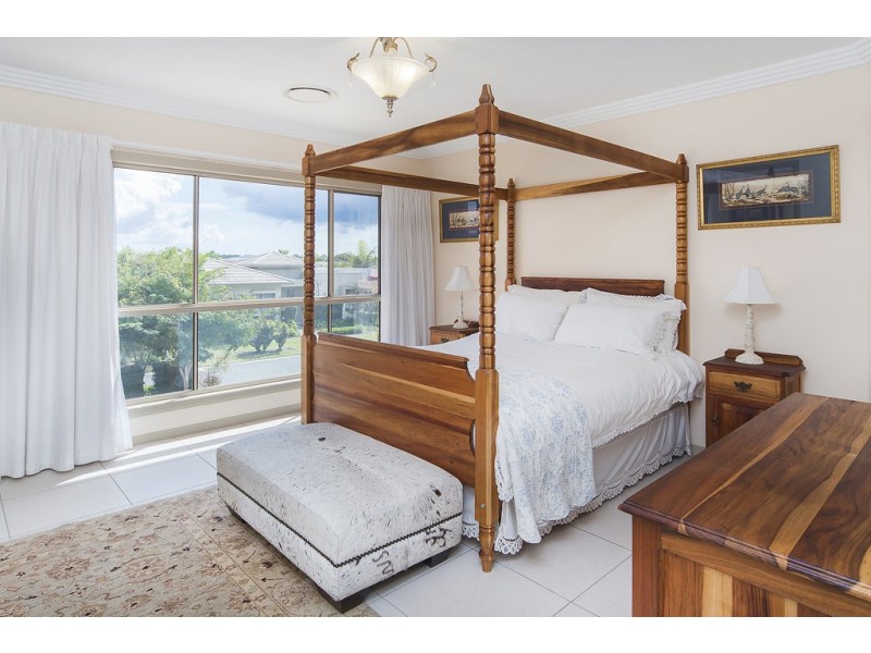 2639 Yanderra Close, Hope Island QLD 4212