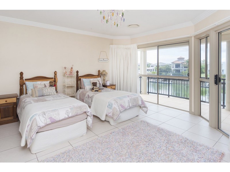 2639 Yanderra Close, Hope Island QLD 4212