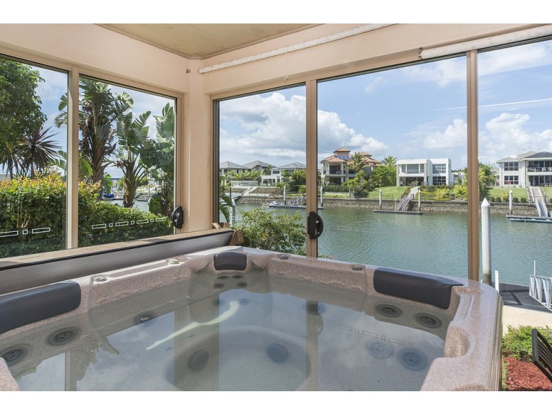 2639 Yanderra Close, Hope Island QLD 4212