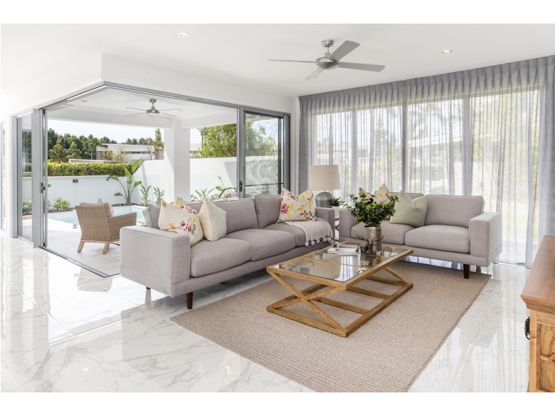 7814 Pavilions Close, Hope Island QLD 4212