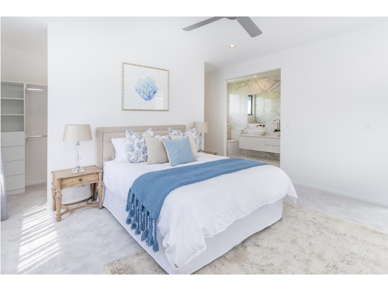 7814 Pavilions Close, Hope Island QLD 4212