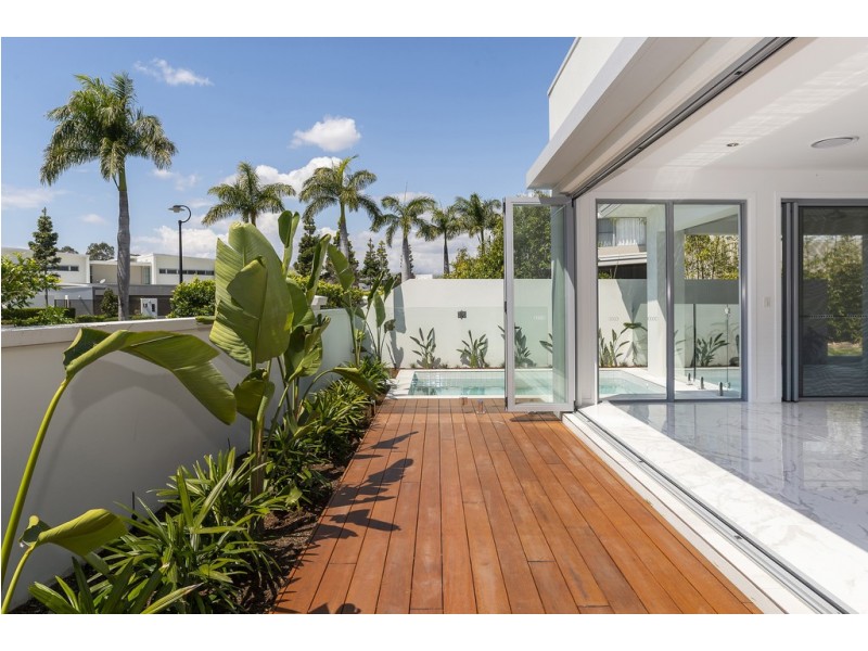 7814 Pavilions Close, Hope Island QLD 4212