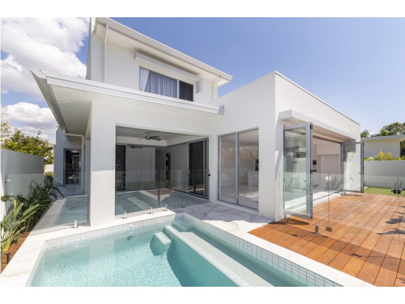 7814 Pavilions Close, Hope Island QLD 4212