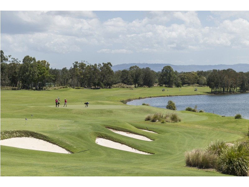 7814 Pavilions Close, Hope Island QLD 4212