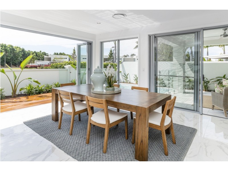 7814 Pavilions Close, Hope Island QLD 4212