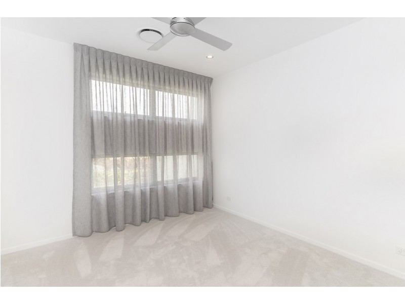 7814 Pavilions Close, Hope Island QLD 4212