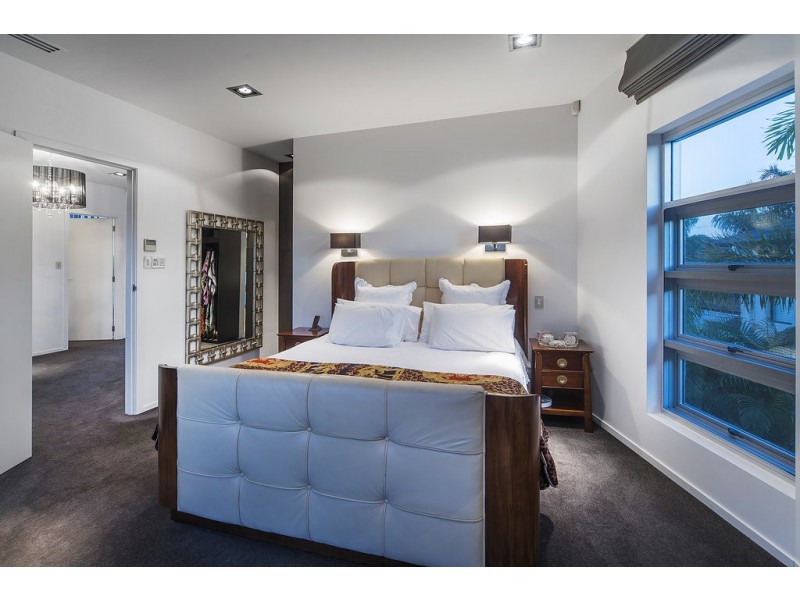 2160 Beaufort Way, Hope Island QLD 4212