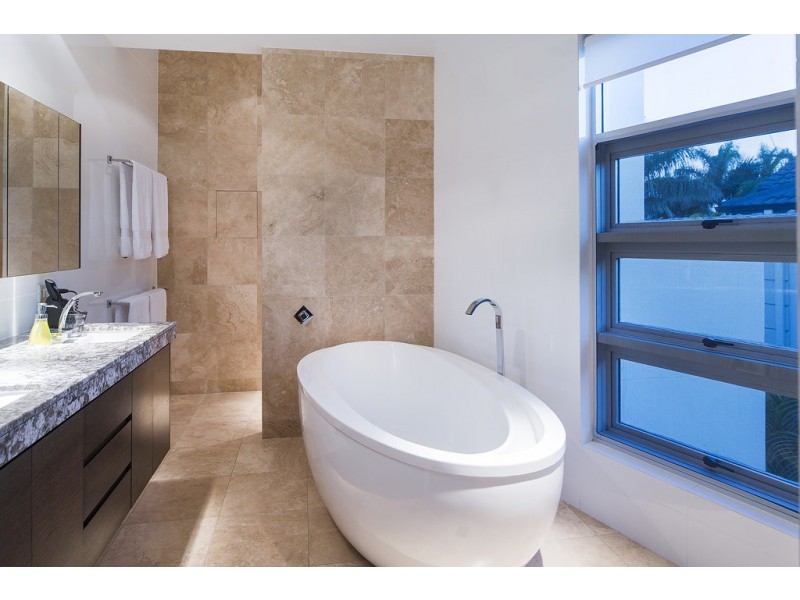 2160 Beaufort Way, Hope Island QLD 4212