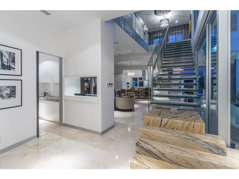 2160 Beaufort Way, Hope Island QLD 4212