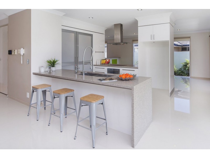 2130 Carlton Drive, Hope Island QLD 4212