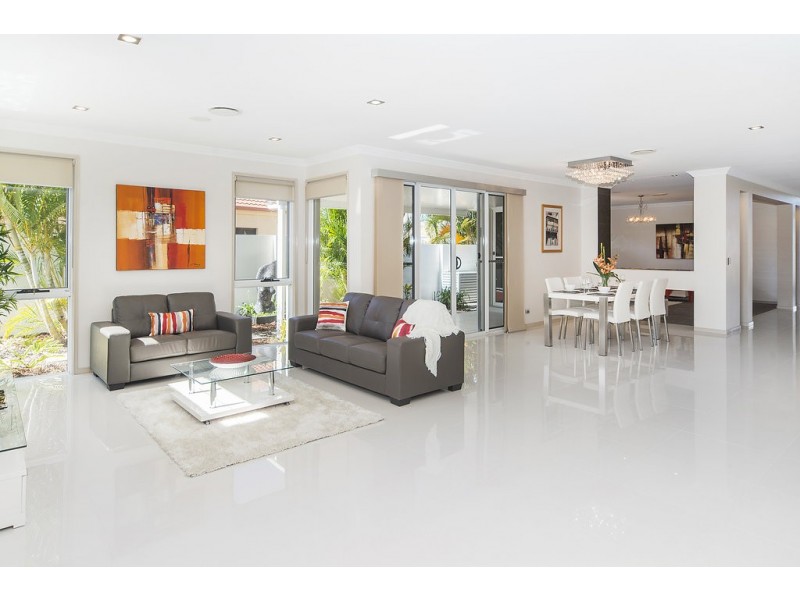 2130 Carlton Drive, Hope Island QLD 4212