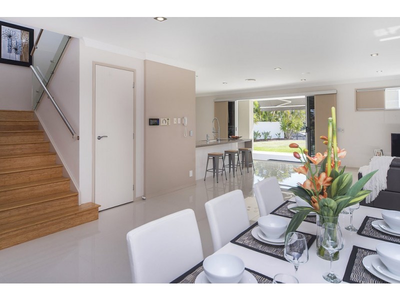 2130 Carlton Drive, Hope Island QLD 4212