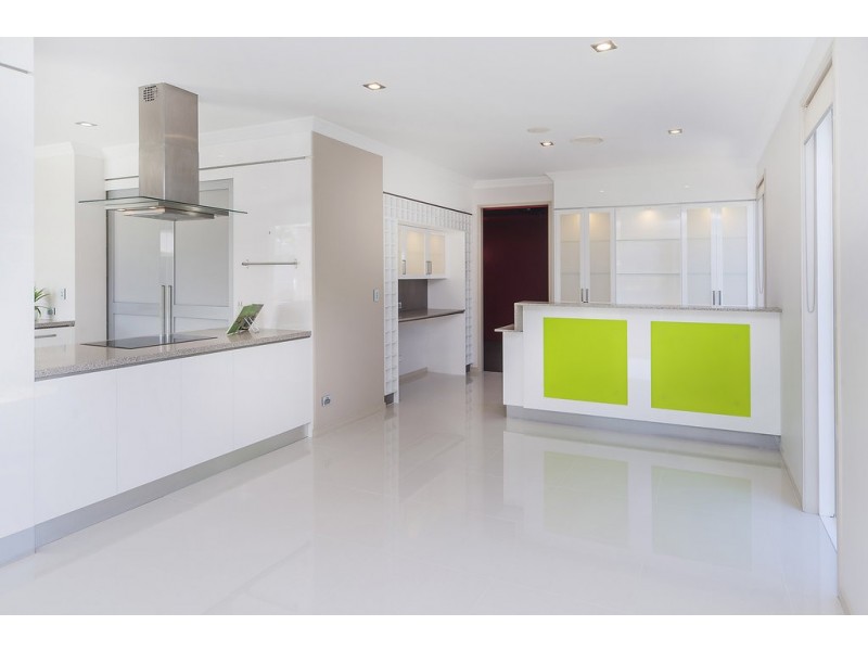 2130 Carlton Drive, Hope Island QLD 4212