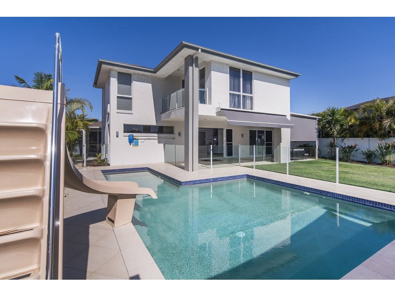 2130 Carlton Drive, Hope Island QLD 4212