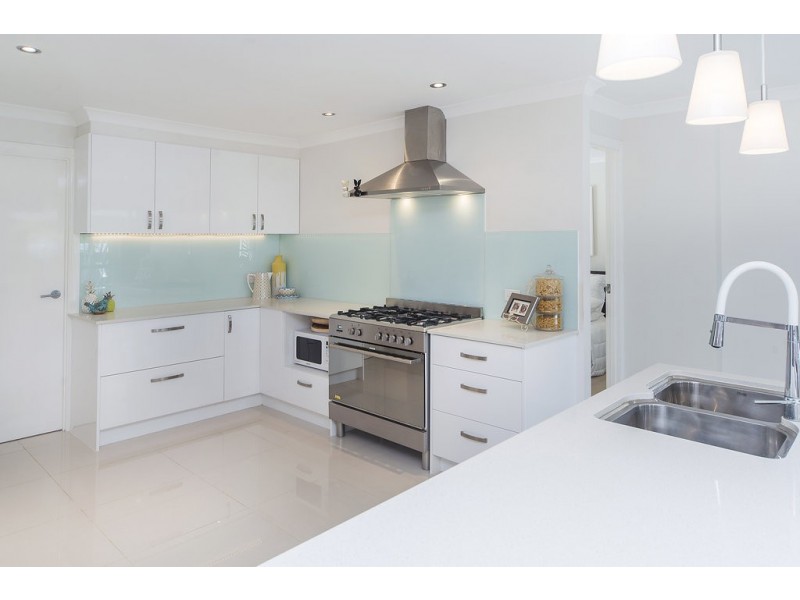 3 Boonah Court, Helensvale QLD 4212