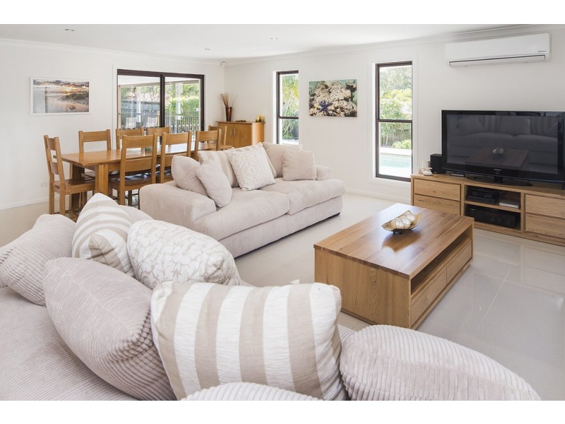 3 Boonah Court, Helensvale QLD 4212