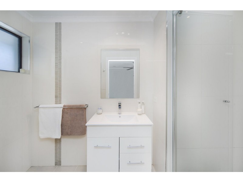 3 Boonah Court, Helensvale QLD 4212