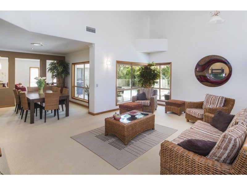 1633 Argyle Court, Hope Island QLD 4212