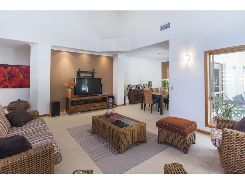 1633 Argyle Court, Hope Island QLD 4212
