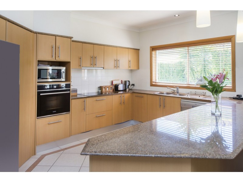 1633 Argyle Court, Hope Island QLD 4212