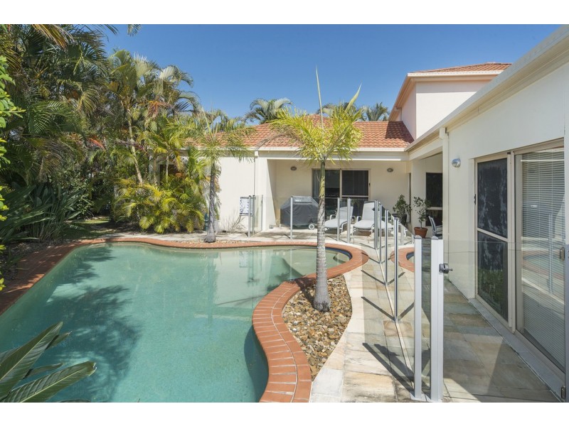 1633 Argyle Court, Hope Island QLD 4212