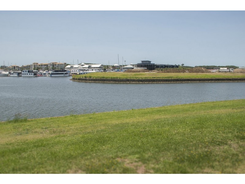 2214 (Lot 14) Taromeo Court, Hope Island QLD 4212