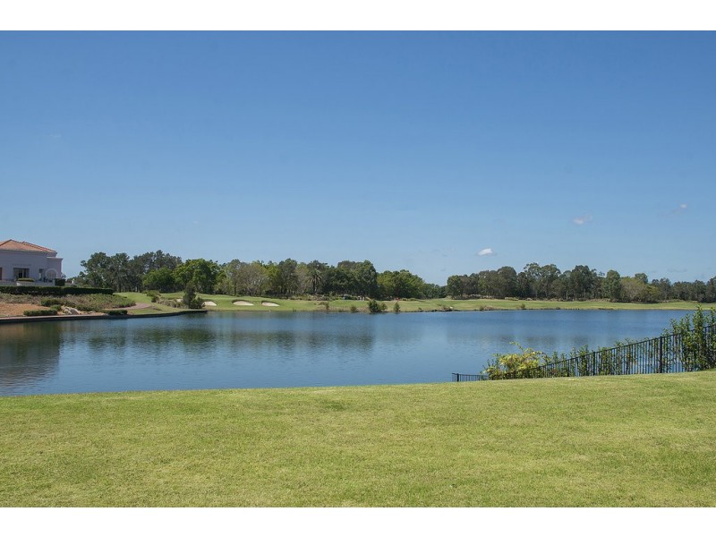 6182 Bolsena Circuit, Hope Island QLD 4212