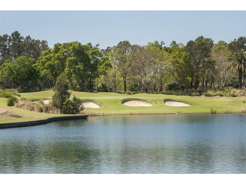 6182 Bolsena Circuit, Hope Island QLD 4212