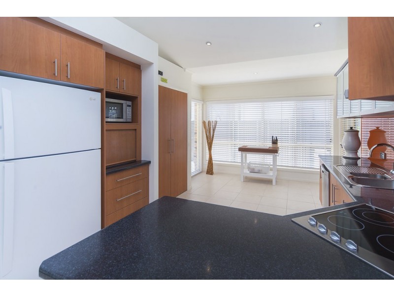 116 Monterey Keys Drive, Helensvale QLD 4212