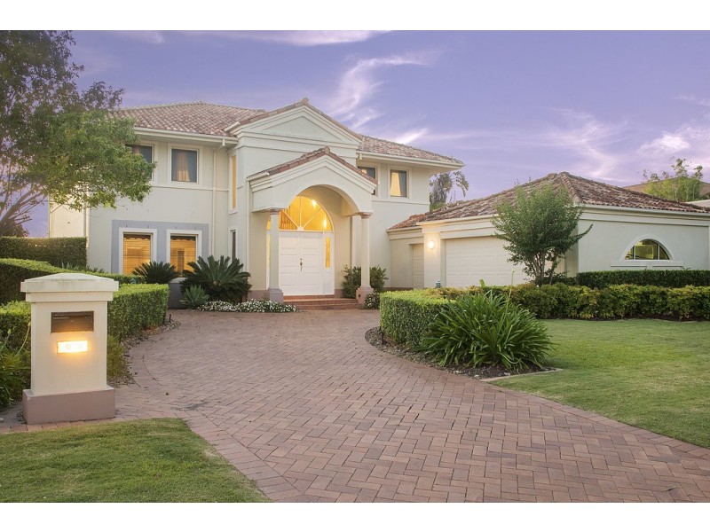 3128 Riverleigh Drive, Hope Island QLD 4212