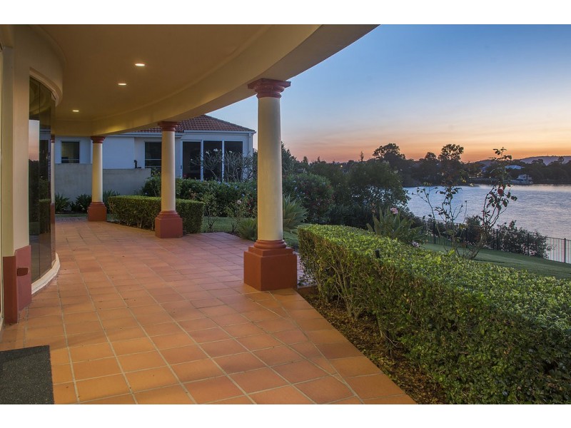 3128 Riverleigh Drive, Hope Island QLD 4212