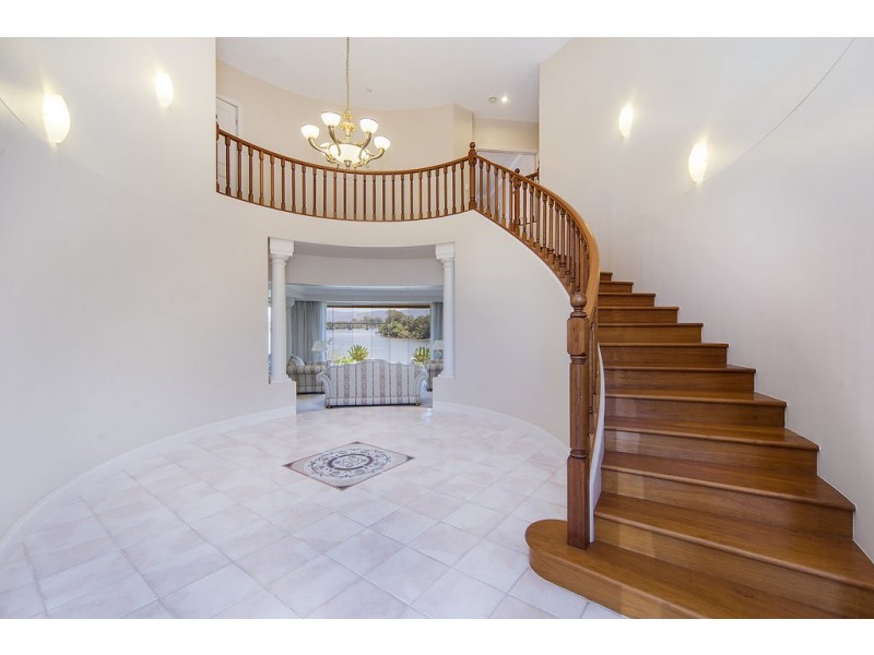 3128 Riverleigh Drive, Hope Island QLD 4212