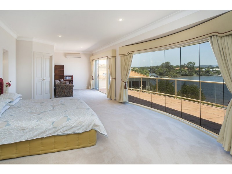 3128 Riverleigh Drive, Hope Island QLD 4212