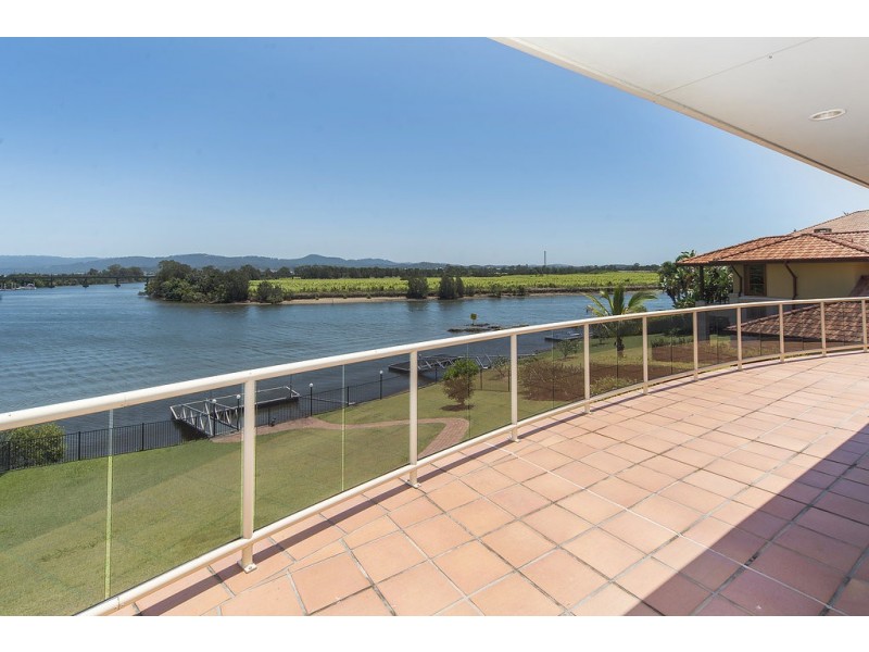 3128 Riverleigh Drive, Hope Island QLD 4212