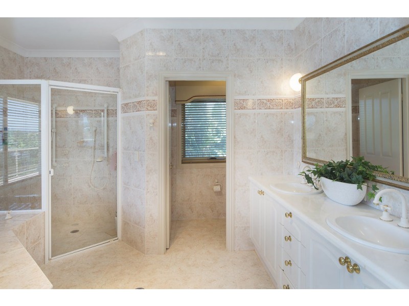 3128 Riverleigh Drive, Hope Island QLD 4212