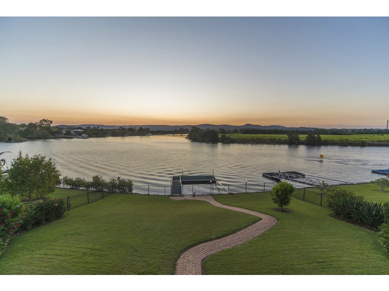 3128 Riverleigh Drive, Hope Island QLD 4212