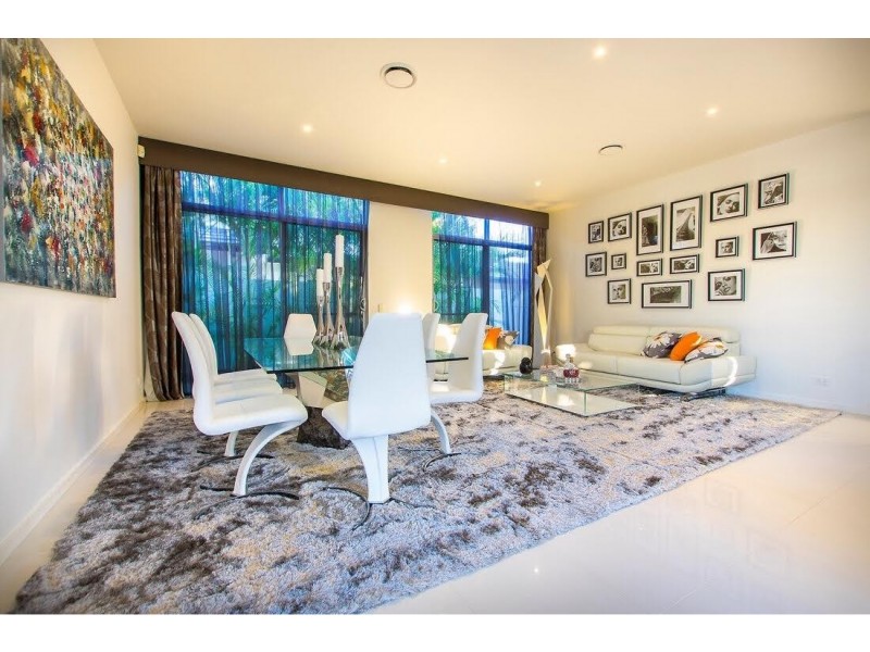 6194 Bolsena Circuit, Hope Island QLD 4212