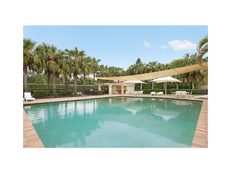 8385 Magnolia Drive East, Hope Island QLD 4212