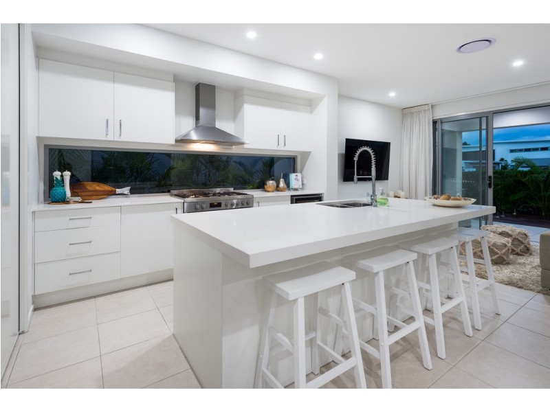 7812 Pavilions Close, Hope Island QLD 4212