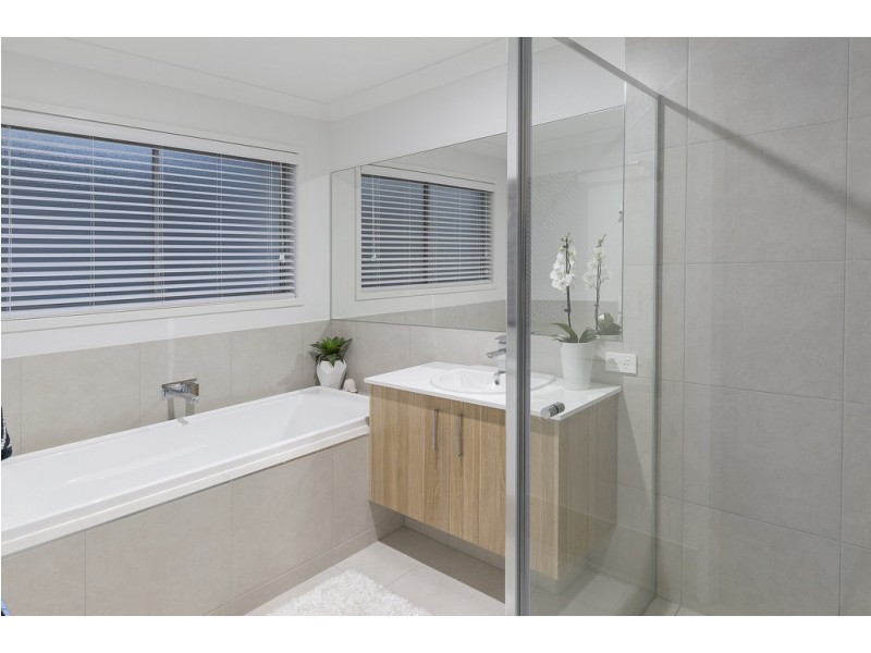 7812 Pavilions Close, Hope Island QLD 4212