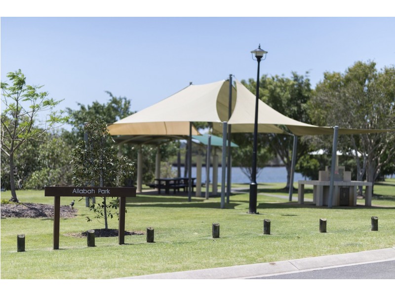 7812 Pavilions Close, Hope Island QLD 4212