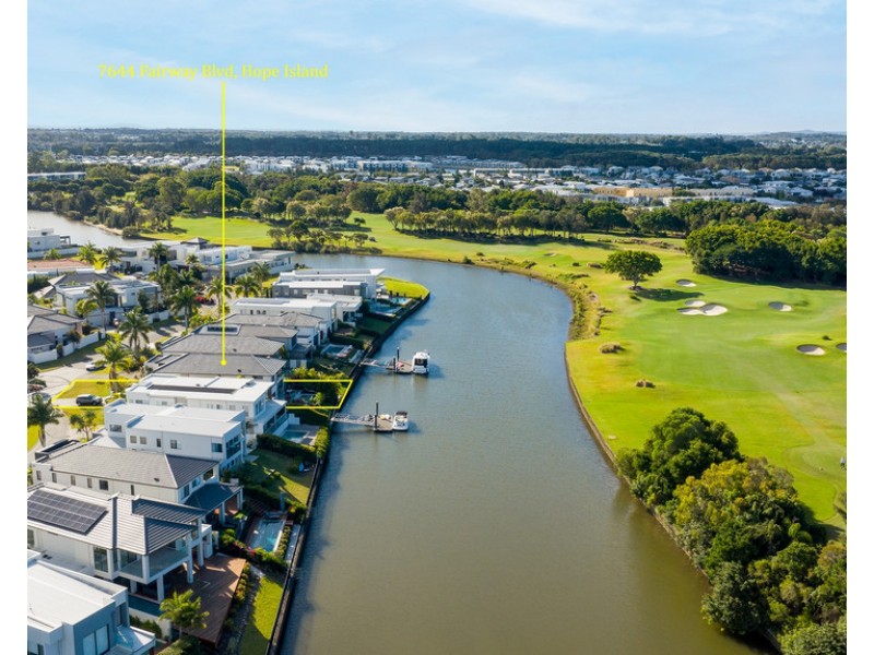 7644 Fairway Boulevard, Hope Island QLD 4212