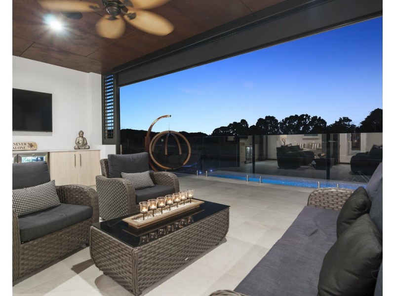 7644 Fairway Boulevard, Hope Island QLD 4212