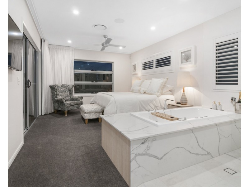 7644 Fairway Boulevard, Hope Island QLD 4212