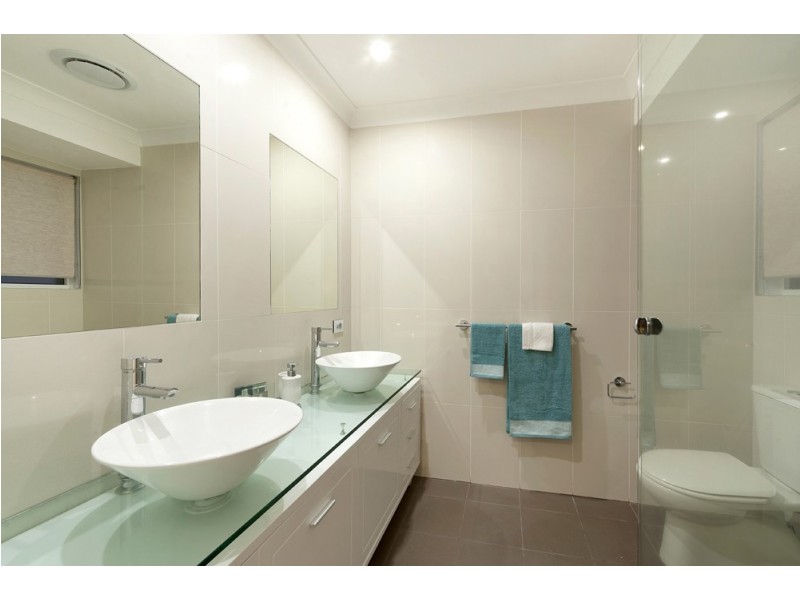 444 Oxley Drive, Runaway Bay QLD 4216