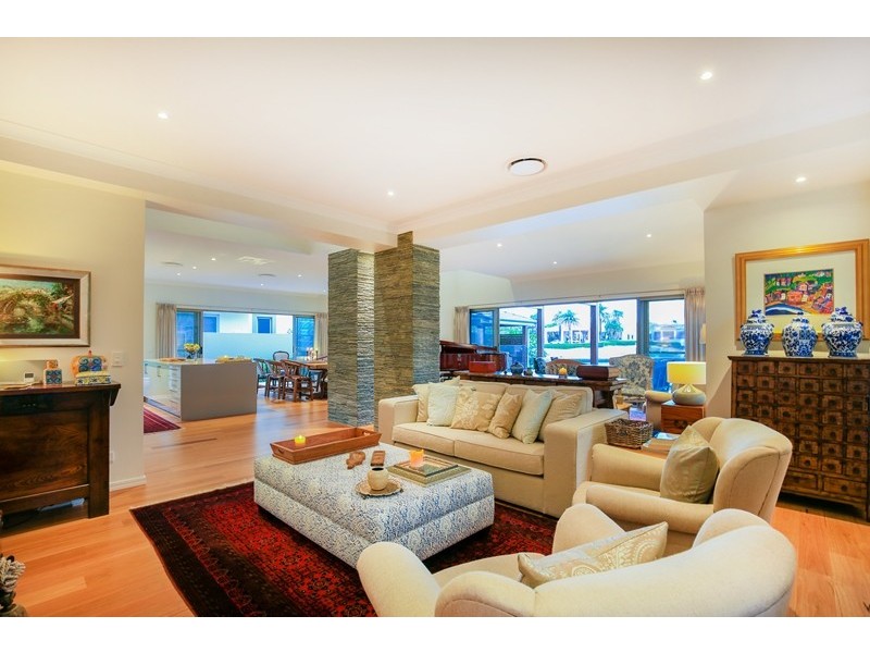 6180 Bolsena Circuit, Hope Island QLD 4212