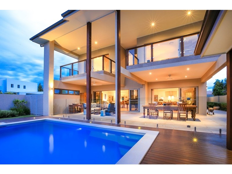 6180 Bolsena Circuit, Hope Island QLD 4212