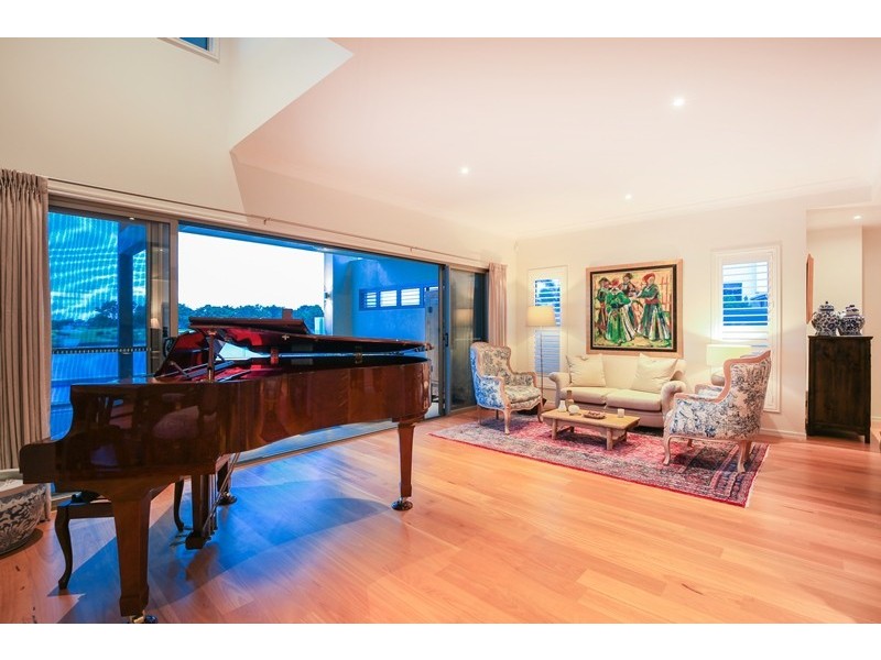 6180 Bolsena Circuit, Hope Island QLD 4212