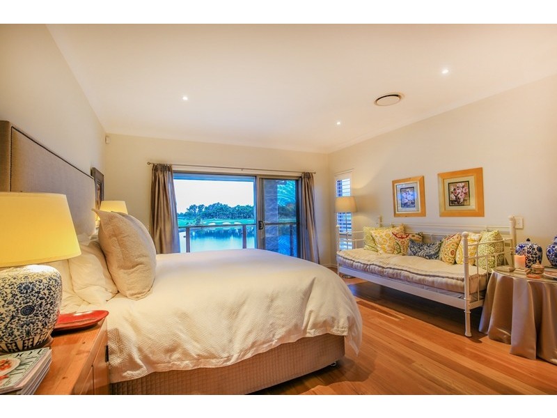 6180 Bolsena Circuit, Hope Island QLD 4212