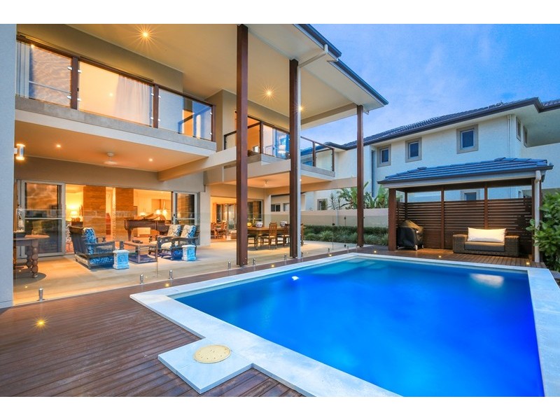 6180 Bolsena Circuit, Hope Island QLD 4212